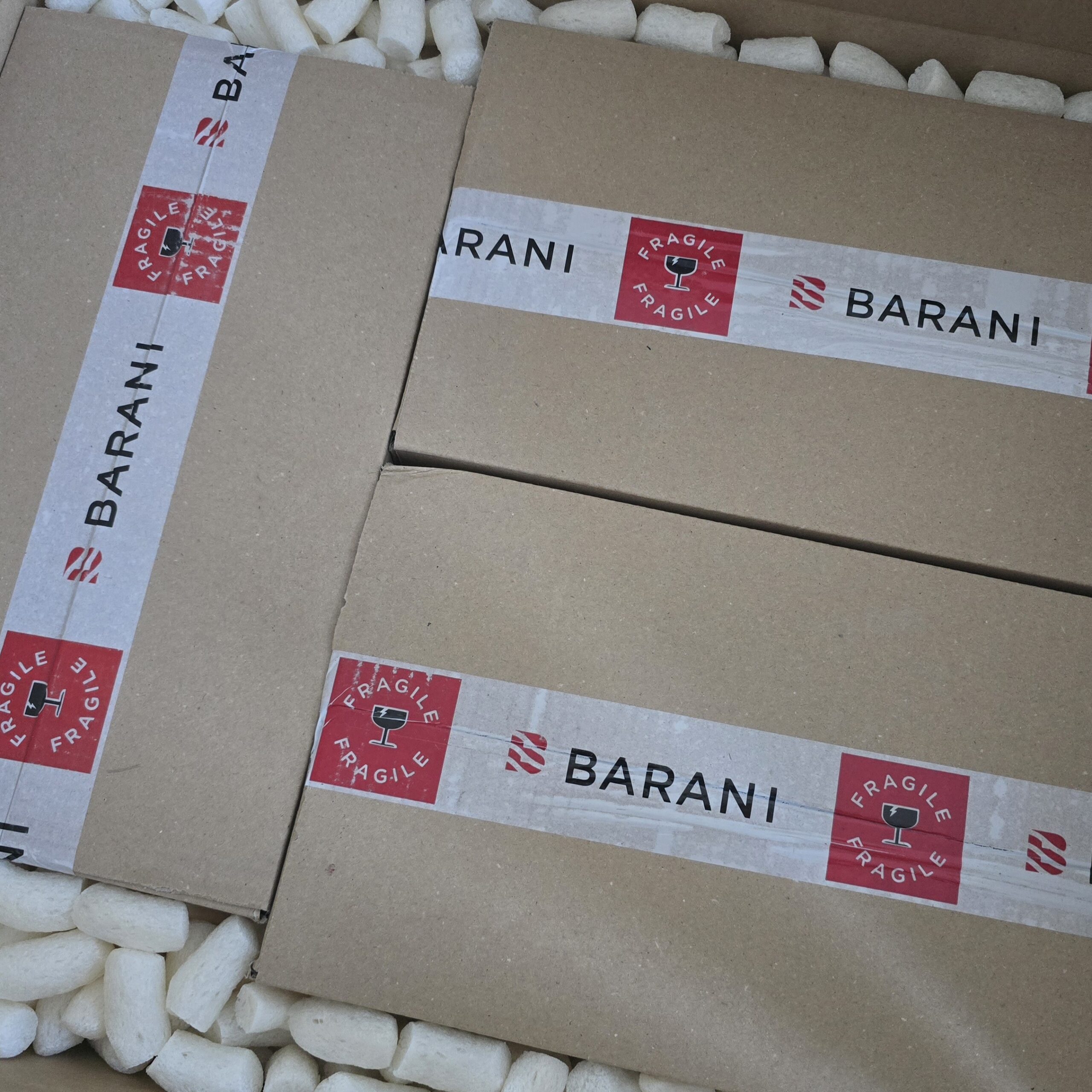 Erste Lieferung an Wetterstationen